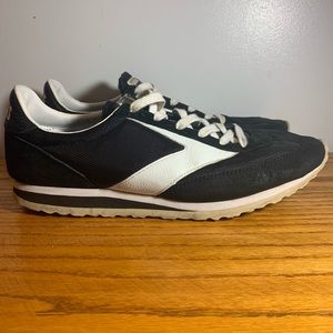 Brooks Vanguard Vintage Tennis shoes